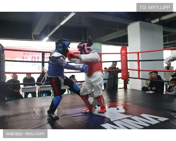 梅里诺赛事精彩纷呈：运动员奋力拼搏点燃赛场激情